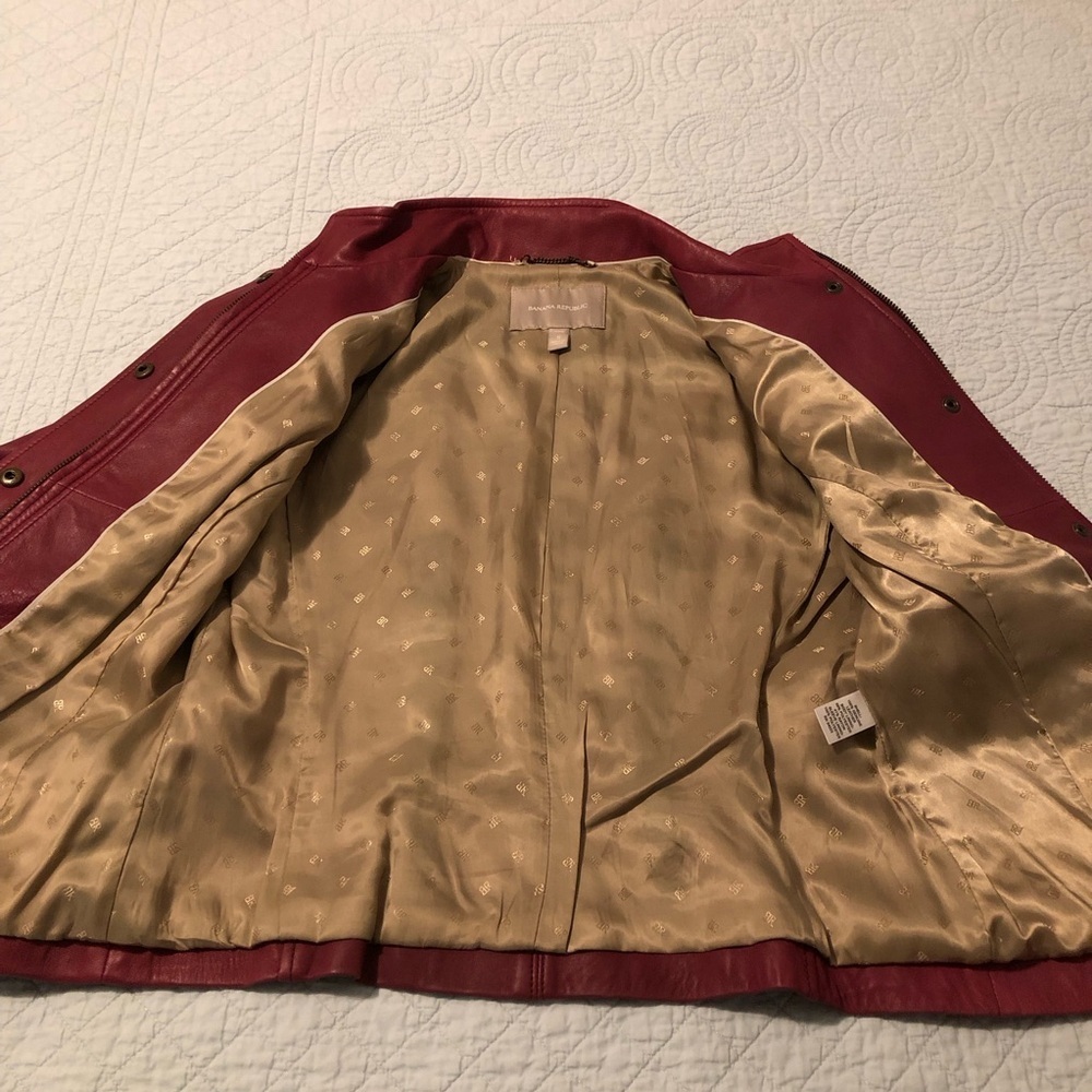 Banana Republic leather jacket. Size small. - Picture 7 of 14